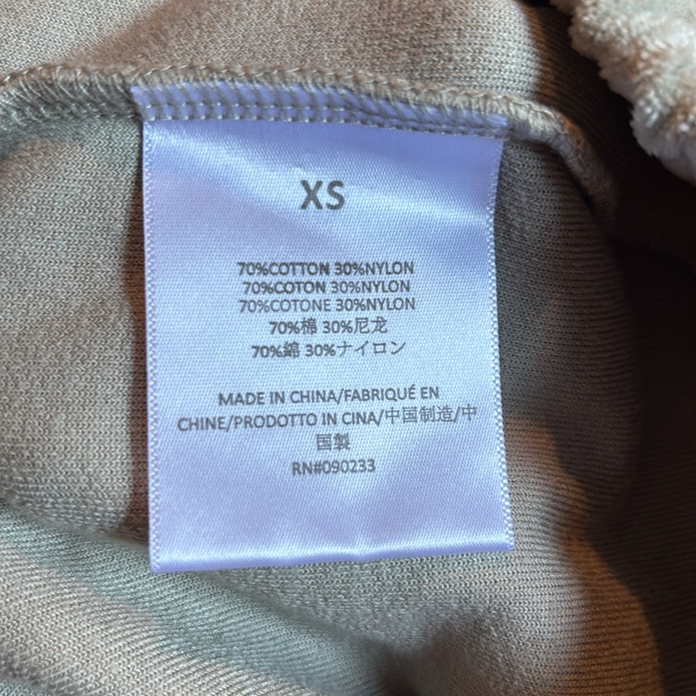 Fear of God Essentials velour short shorts in sea foam green - Picture 8 of 12